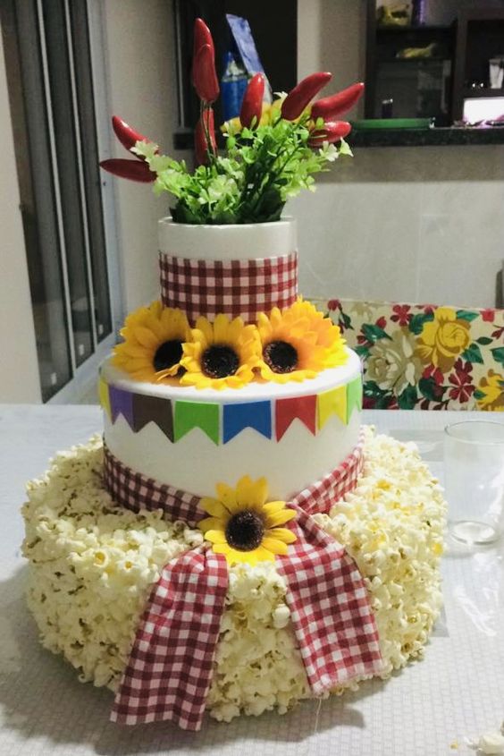 bolos decorados para festa junina 10