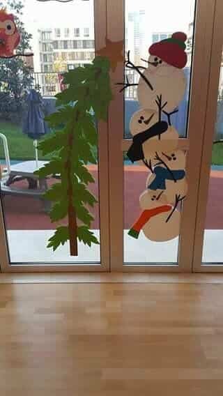 decorar janelas com enfeites de natal de papel 9