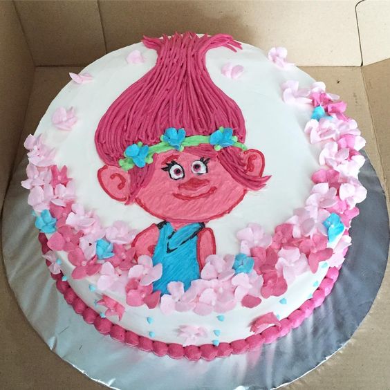 festa trolls bolo